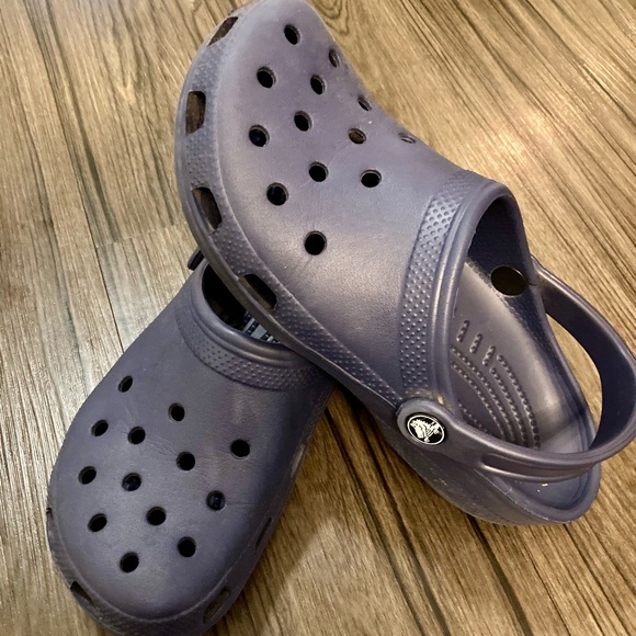 Blue Crocs ladies size 8 mens size 6 - Picture 1 of 7